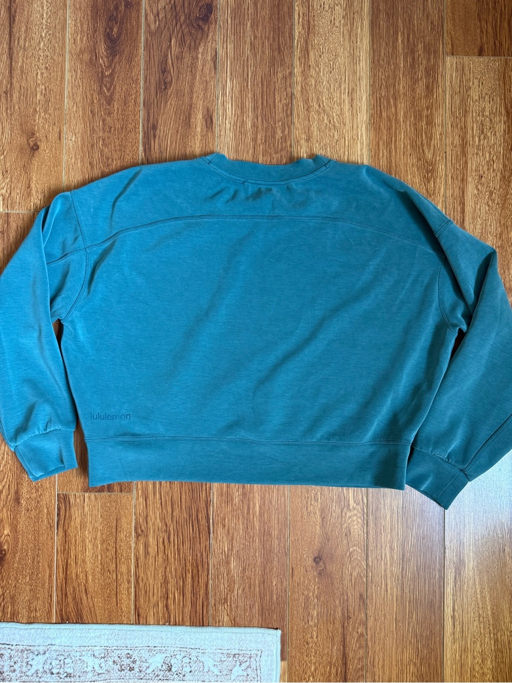 Lululemon Perfectly Oversized Cropped Crew *Softstreme - Picture 3 of 3